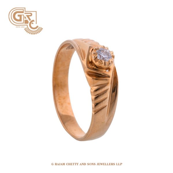 Single diamond ring Single diamond ring