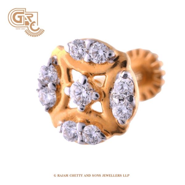 Sparkling diamond earrings