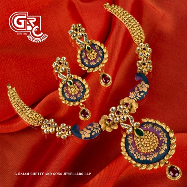 Captivating Necklace Set Captivating Necklace Set