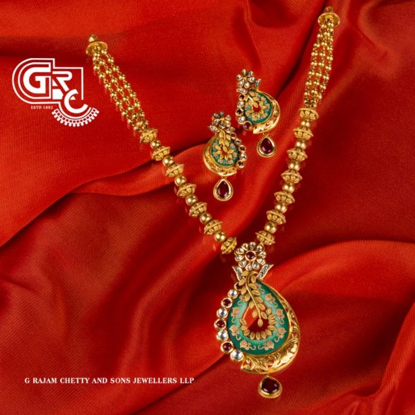 Fancy Kundan Necklace Set Fancy Kundan Necklace Set