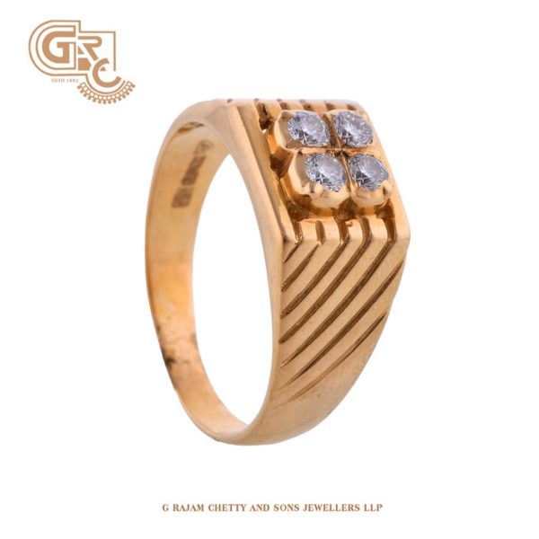 Luxurious loop ring Luxurious loop ring