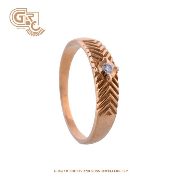 Flaunting diamond ring