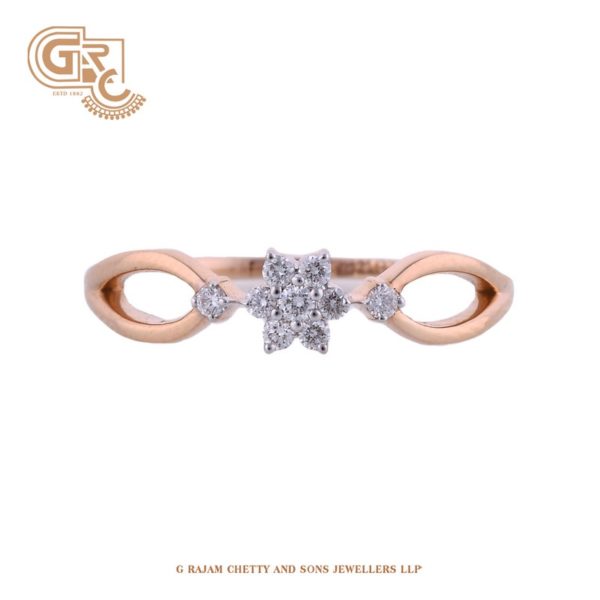 Floral diamond ring