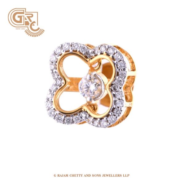 Pretty clover earrings