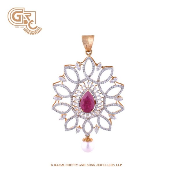 Minimalistic diamond pendant Minimalistic diamond pendant
