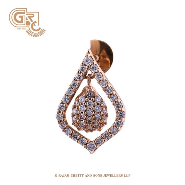 Exemplary pendant set