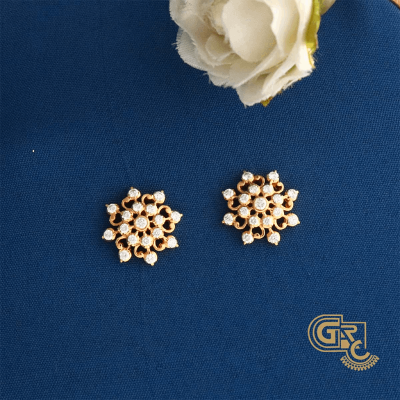 DIAMOND STUDS