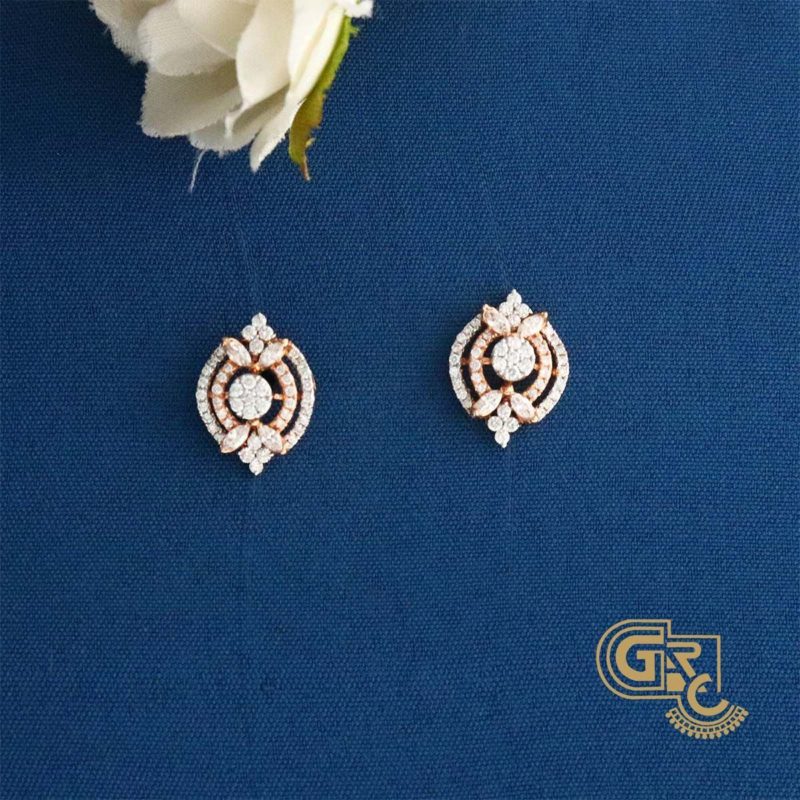 DIAMOND STUDS 18KT