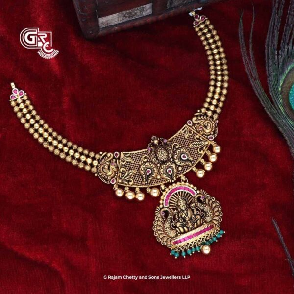 Navarathna Stone Glittering Germs Necklace Navarathna Stone Glittering Germs Necklace