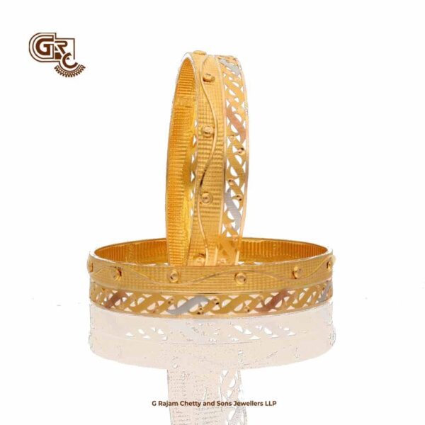 Stylish Splendor White Pearl Ladies Ring Stylish Splendor White Pearl Ladies Ring