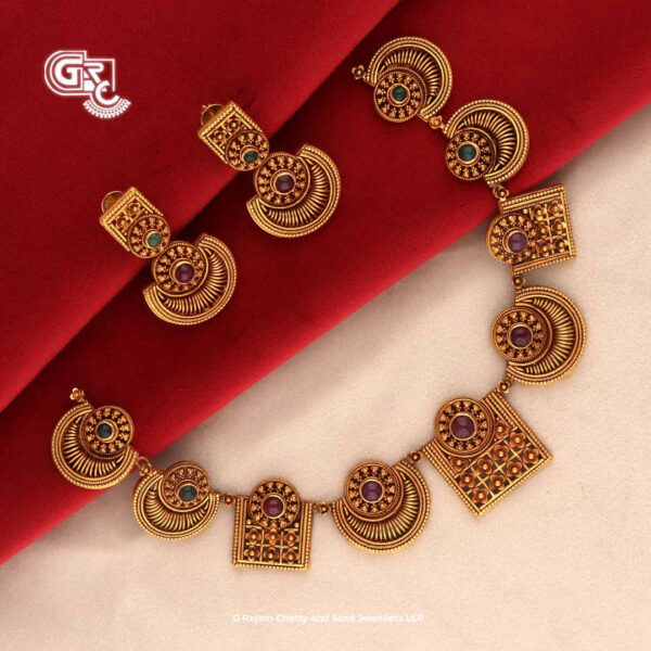 Traditional Glitering Stone 18K Rose Gold Bangles Traditional Glitering Stone 18K Rose Gold Bangles