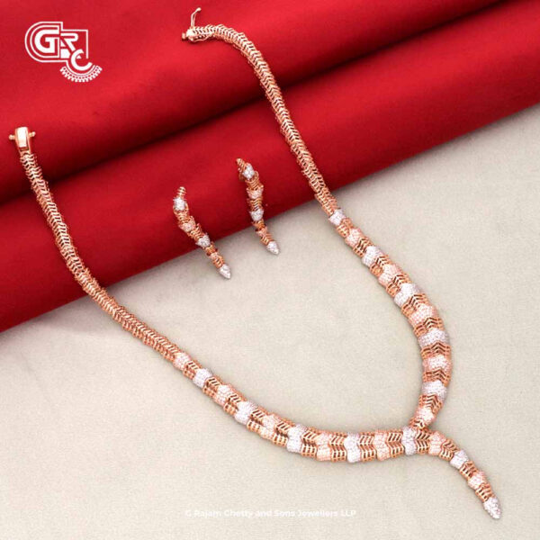 Hearten Glass Gleaming Stone RoseGold 18K Stud with Necklace Hearten Glass Gleaming Stone RoseGold 18K Stud with Necklace