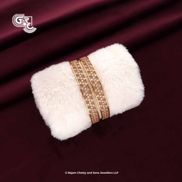 Glitering Stone Luxury Bangles Glitering Stone Luxury Bangles
