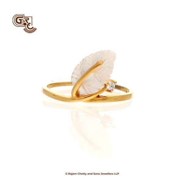 Lurury Fancy Pearl Leaf Ring Lurury Fancy Pearl Leaf Ring