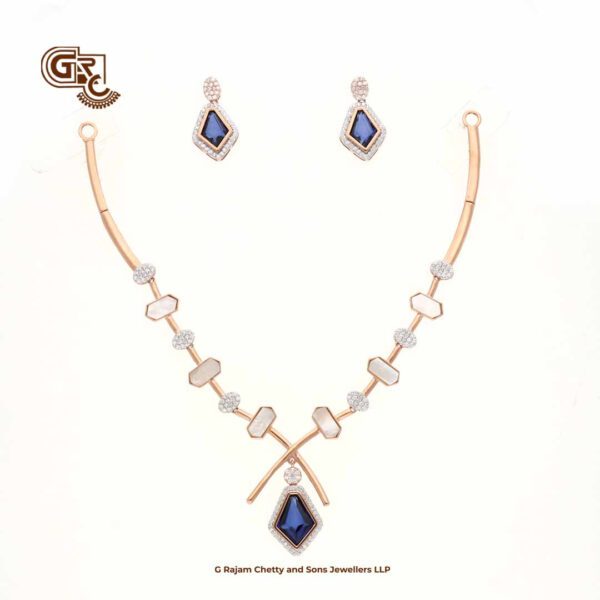 Glitter Elegant Blue Pentant Fancy 18K Necklace With Earring Glitter Elegant Blue Pentant Fancy 18K Necklace With Earring