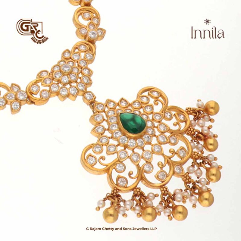 Luxury Gliter Stone Pendant Gold Plated Necklace